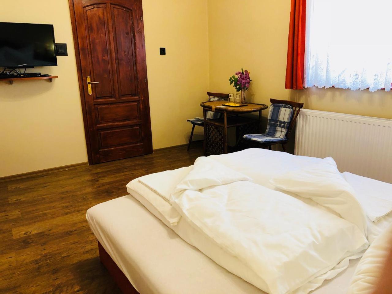 Szuts Panzio Bed & Breakfast Fertőrákos Exterior foto