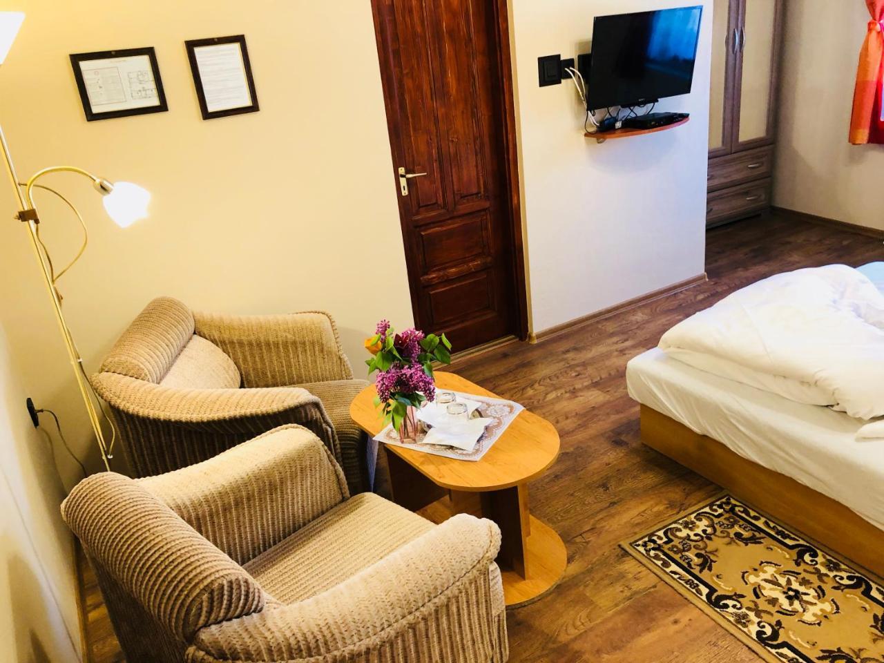 Szuts Panzio Bed & Breakfast Fertőrákos Exterior foto
